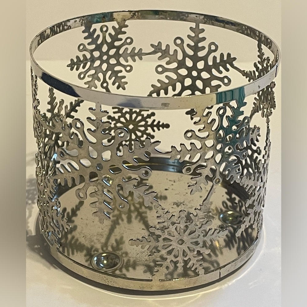 Bath & Body Works/SLATKIN & Co. Silvertone Snowflake Design Candle Holder